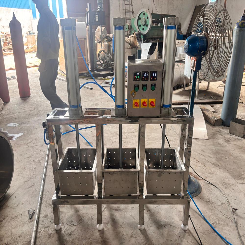 Paneer Press Machine - 420v Stainless Steel , Automatic Computerized For Efficient Large-scale Dairy Production