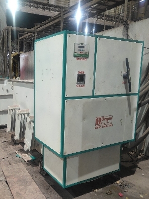 Three Phase Variac Type Servo Voltage Stabilizer Efficiency: High