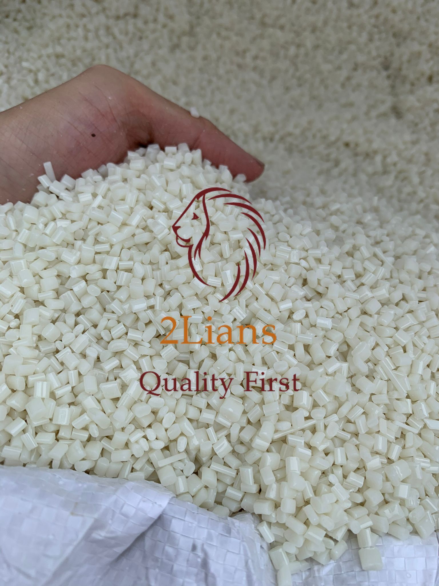 PET repro pellet white