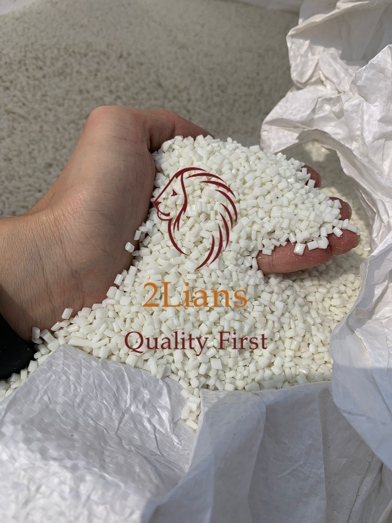 PET repro pellet white