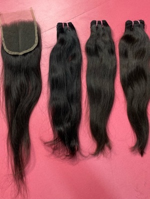 Hair bundle with closures