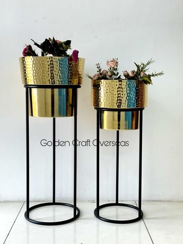 High Quality Planter Set of 2 in iron with gold plated finish for interiors