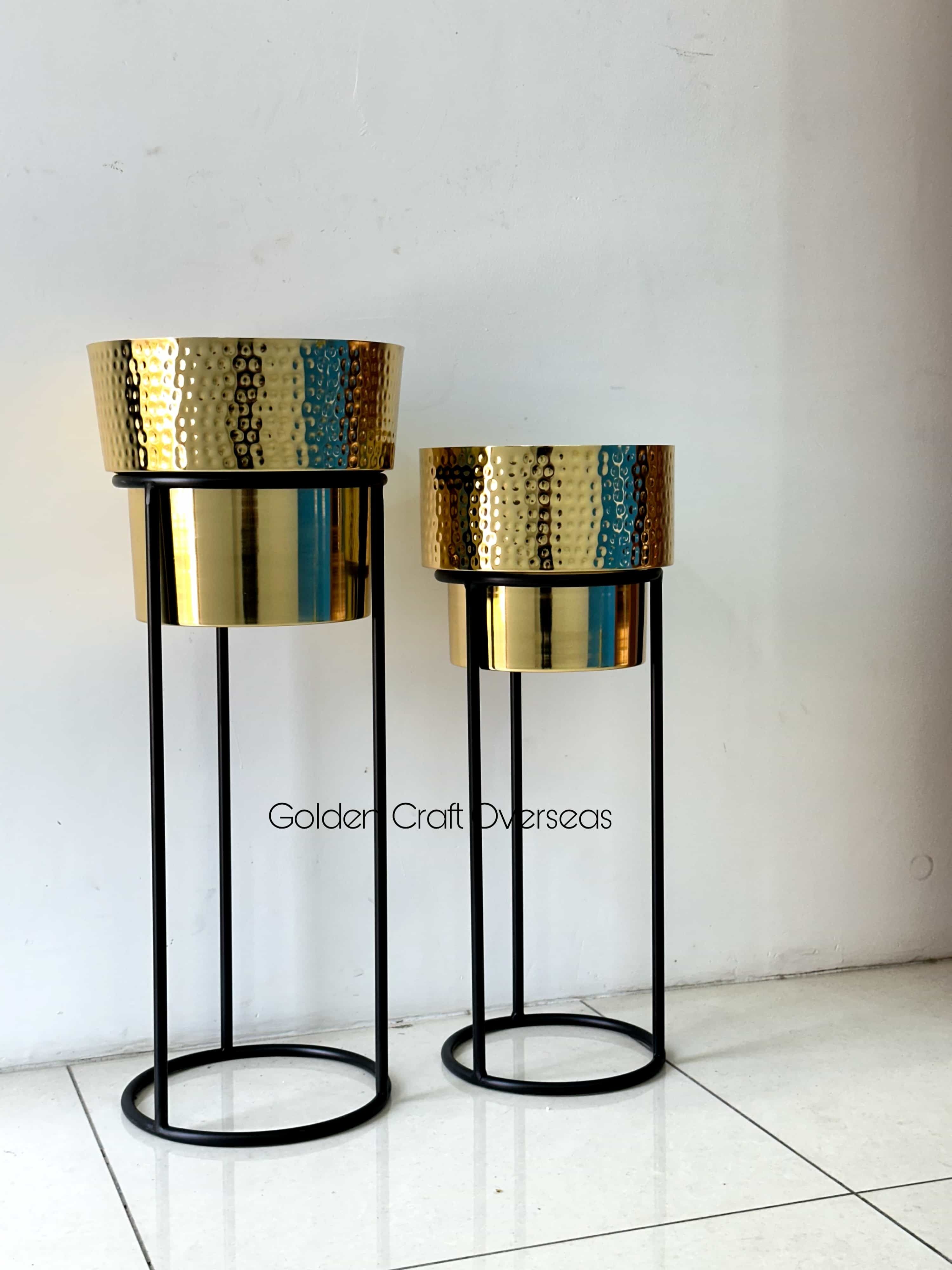 High Quality Planter Set of 2 in iron with gold plated finish for interiors