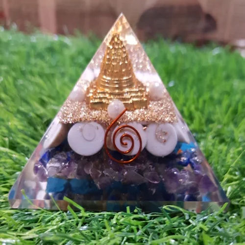 Natural 7 Chakra Crystal Pyramid - Style: Traditional