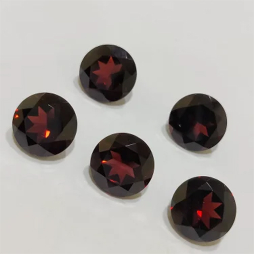 Garnet round cut stones