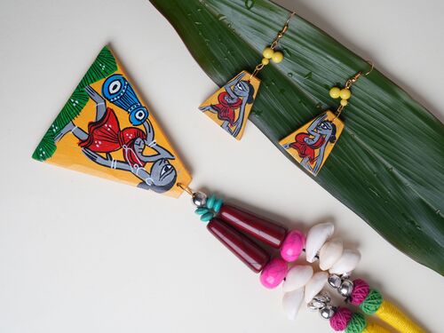 Girls Wooden Handmade Nacklace With Earrings