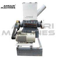 Pet Bottles Scrap Grinder Machine Capacity: 500 Kgs Kg/hr