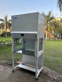 Vertical Laminar Work Bench - Application: Laboratory