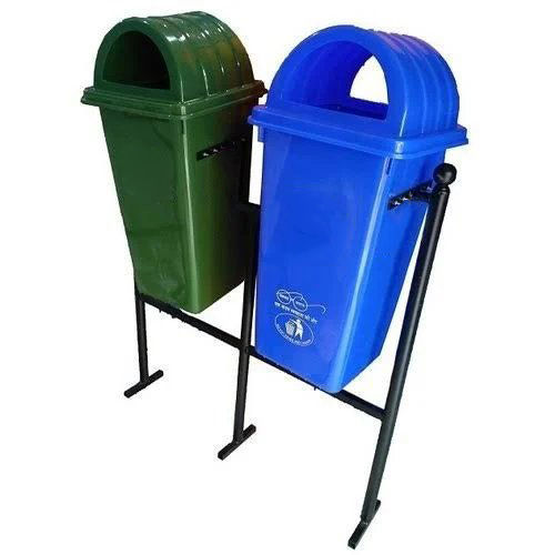 Pole Mounted Dustbin Application: Public Place