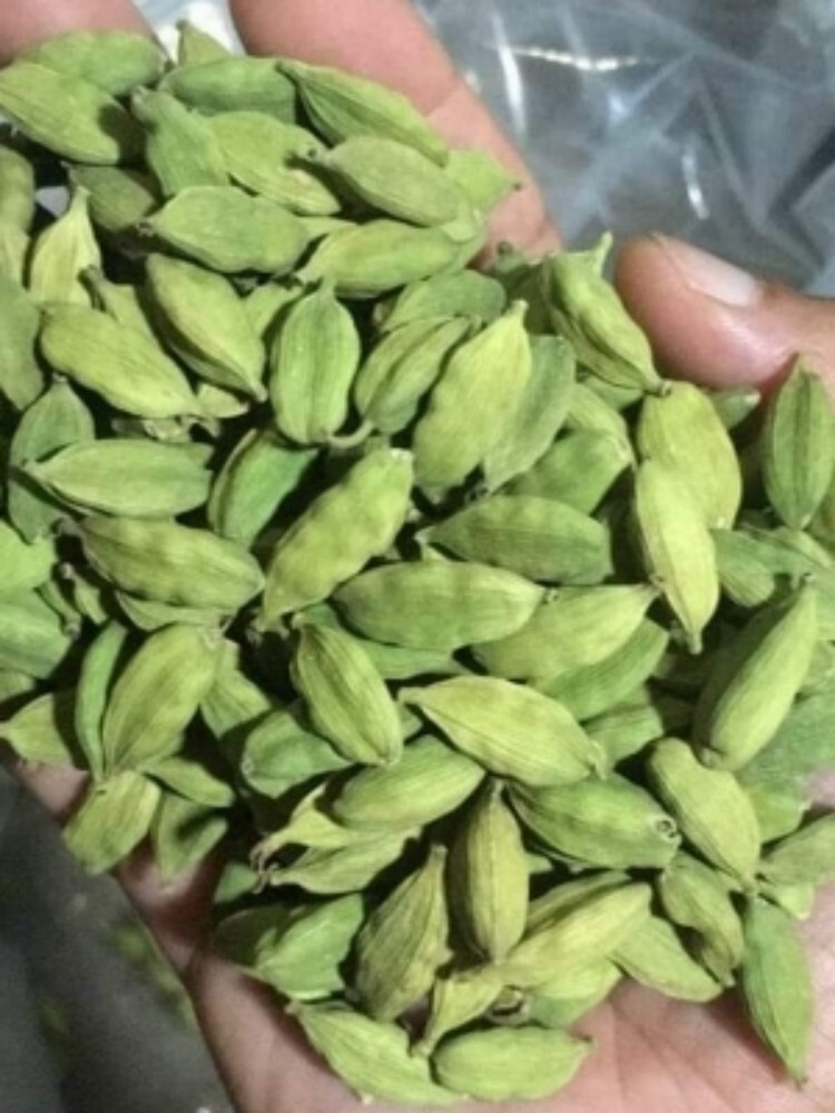Indian Cardamom - Color: Green