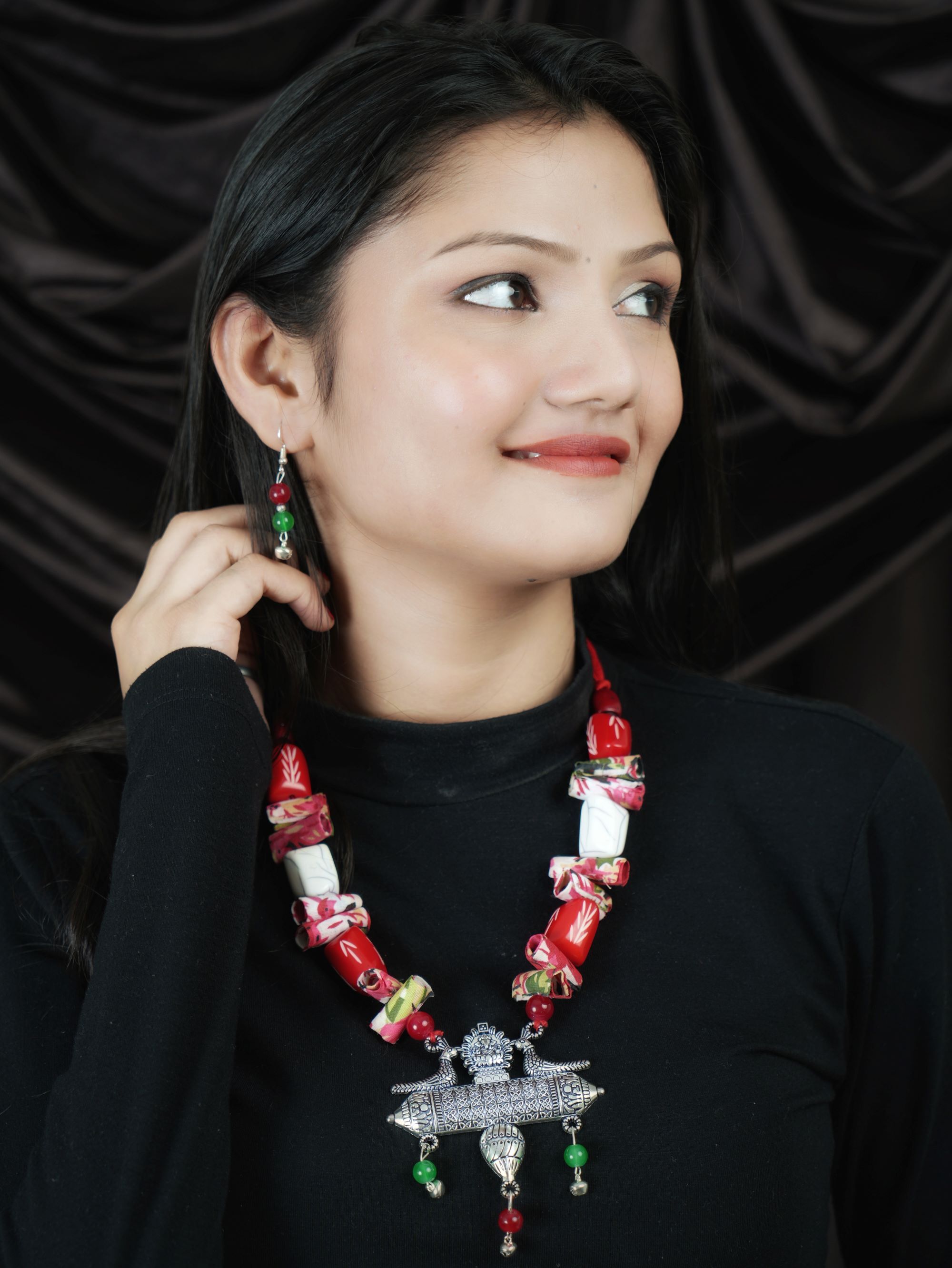 Red Green Handmade Nacklace