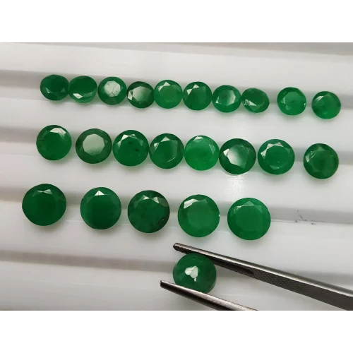 Round Cut Emerald Stone