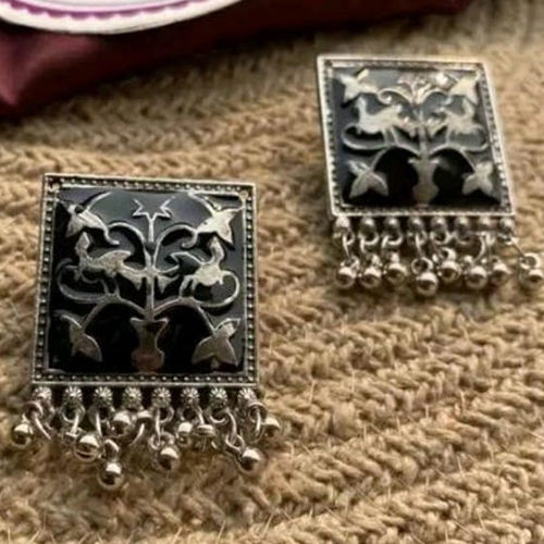 Black Very Elegant And Attractive Earrings