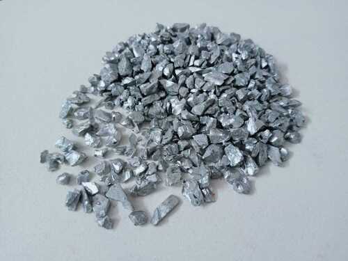 Premium Quality Silver Coated Metallic Glass Stone Crushed Chips - Size: Size: (1) 1-3 Mm (2) 3-6 Mm (3) 3-6 Mm (4)6-9Mm (5) Customized