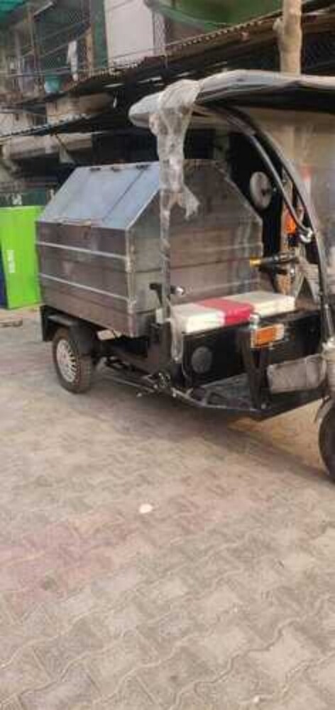 Electric Garbage Van - Color: Green