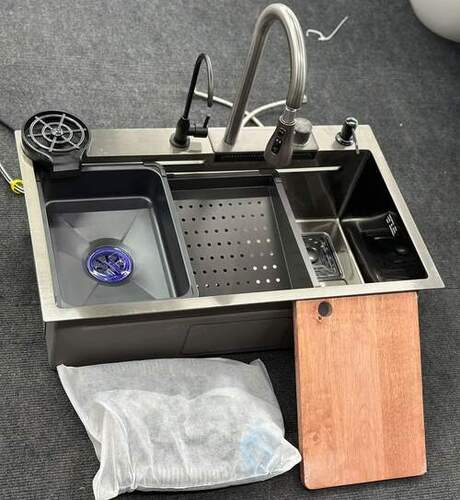 KITCHEN WATER FALL