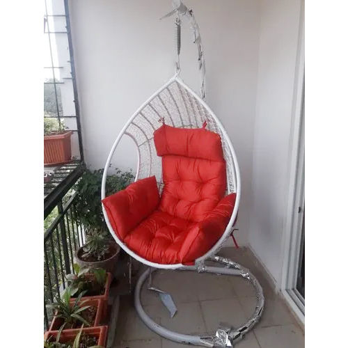 Iron White Garden Swing Application: Hotel