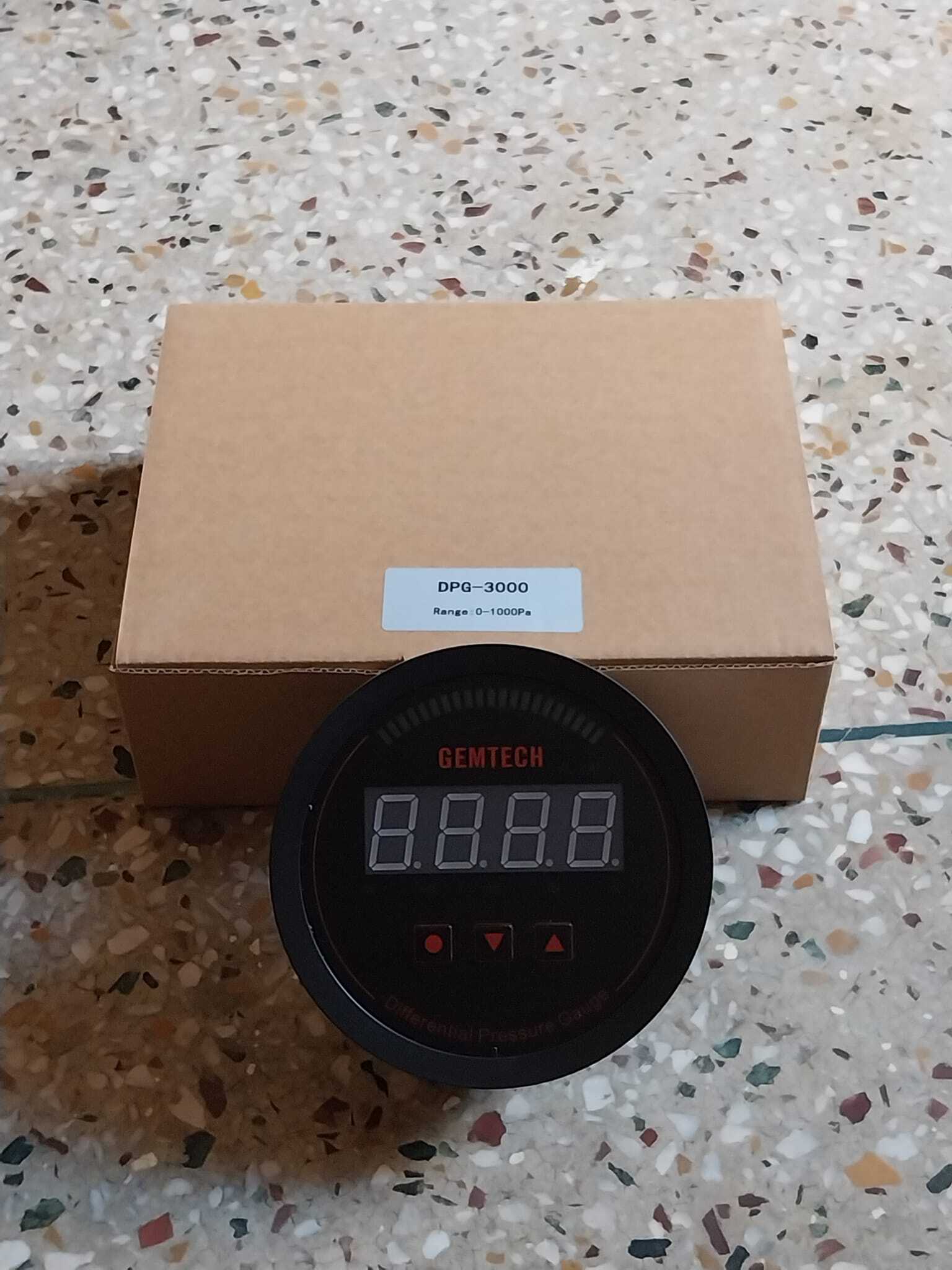 GEMTECH Series 3000 Digital Pressure Gauge With Alarm Range 0 to 8.000 INCH W.C