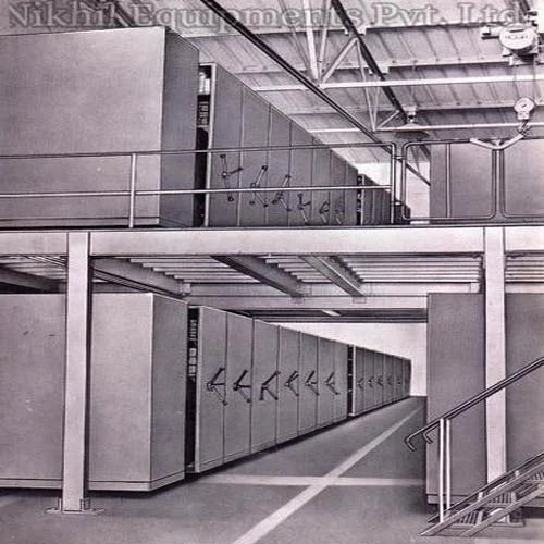 Two Tier मोबाइल Racks