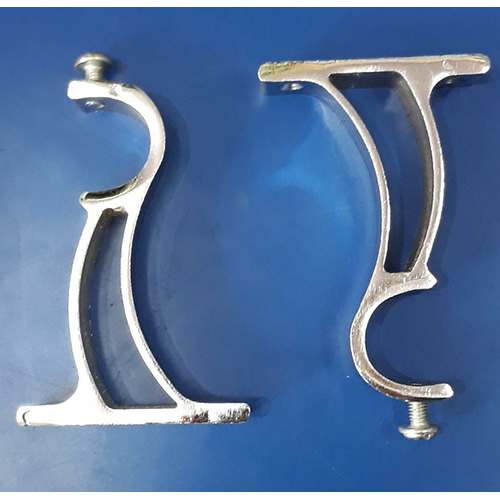 Curtain Pipes Center Support