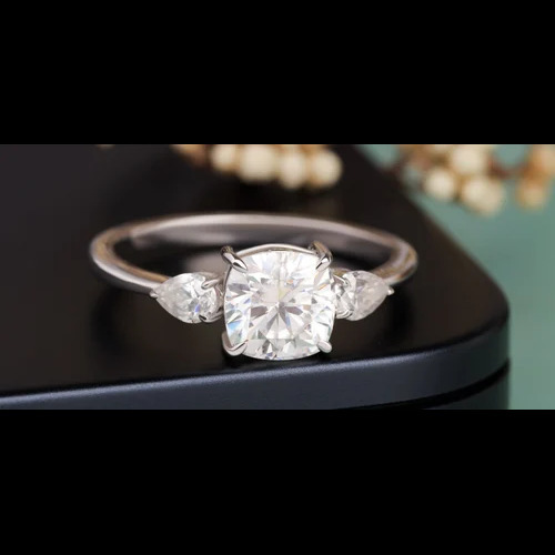 Lady Diamond Ring
