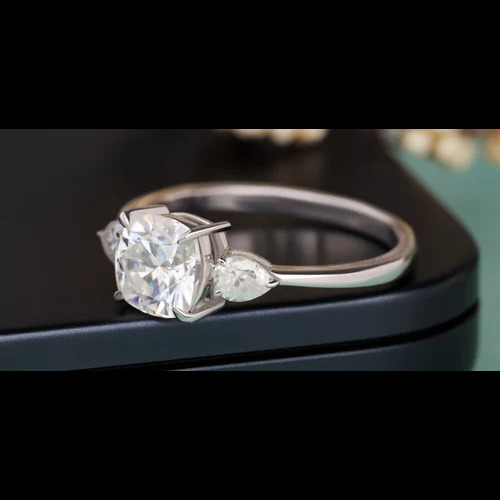 Lady Diamond Ring