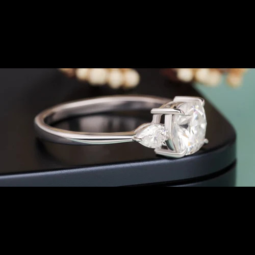 Lady Diamond Ring