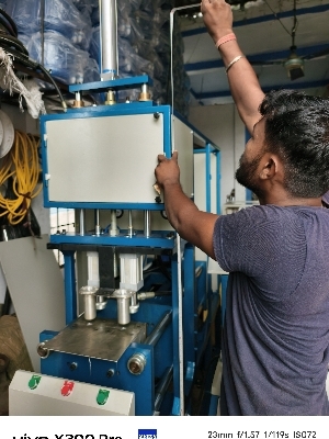 Auto Drop Pet Plate Blowing Machine - Feature: Heat Resistant