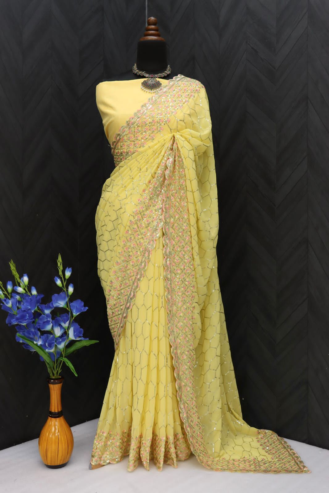 Faux Georgette Saree                                                                                               .