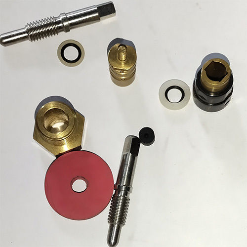 Oxygen Cylinder Kit - Color: Golden