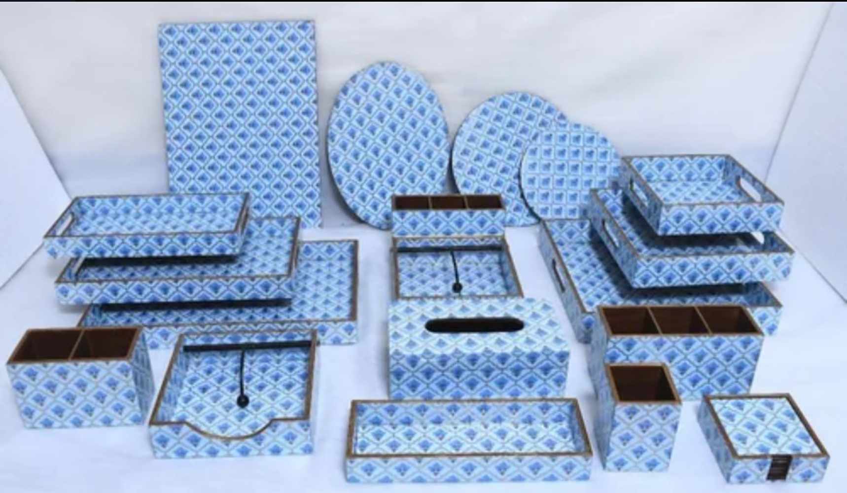 WOODEN SERVING PLATTER 1