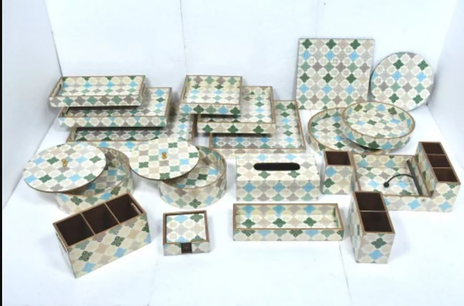 WOODEN SERVING PLATTER 6