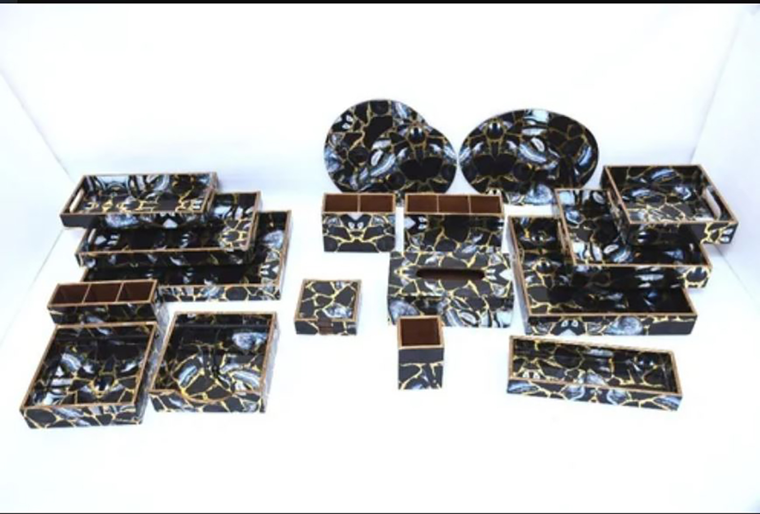 WOODEN SERVING PLATTER 6