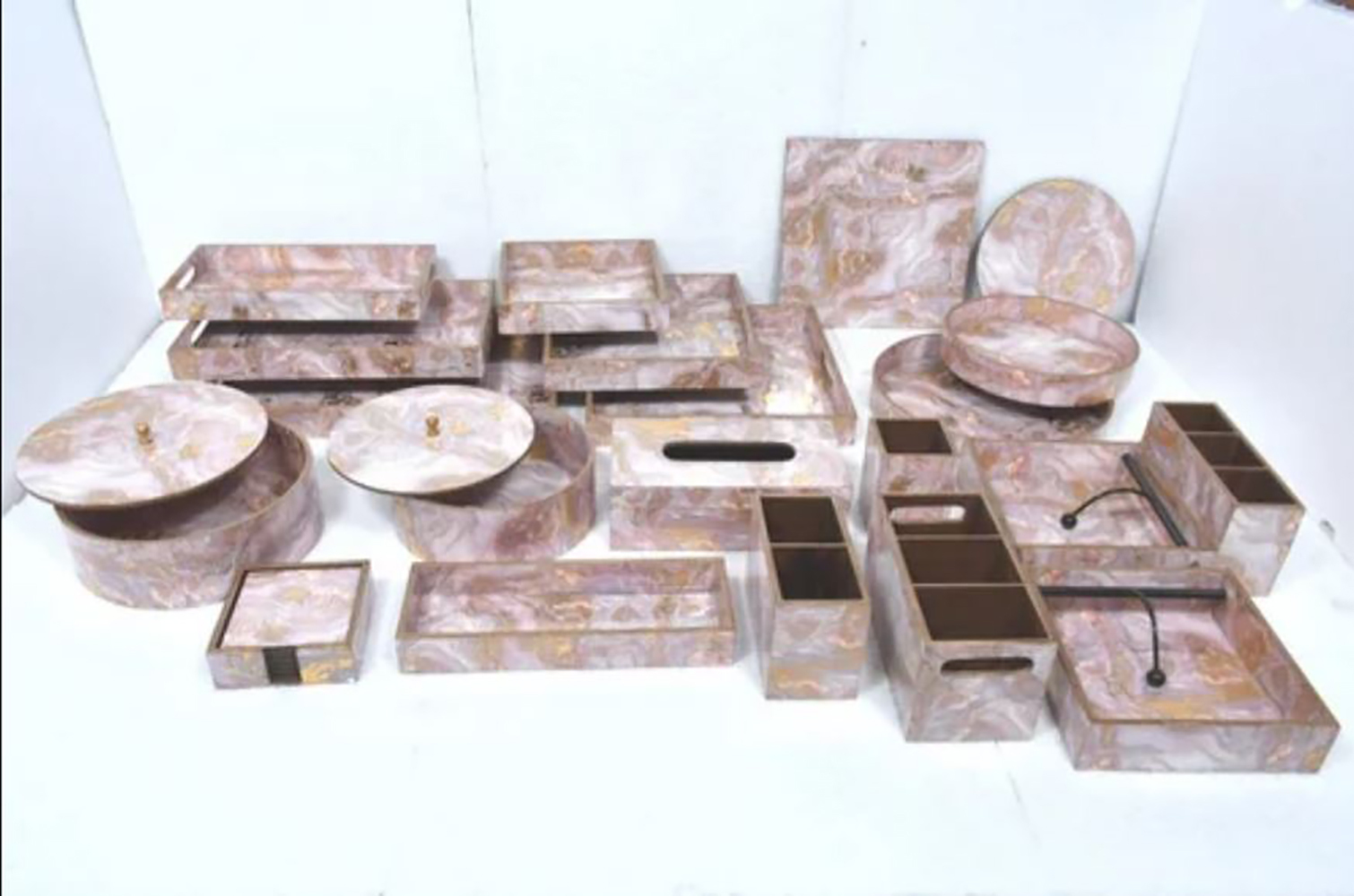 WOODEN SERVING PLATTER 21