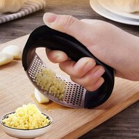 MULTIPURPOSE GARLIC PRESSER SQUEEZE PRESS CRUSHER STAINLESS STEEL KITCHEN TOOLS