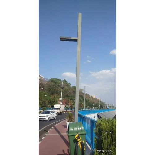 modern L  pole