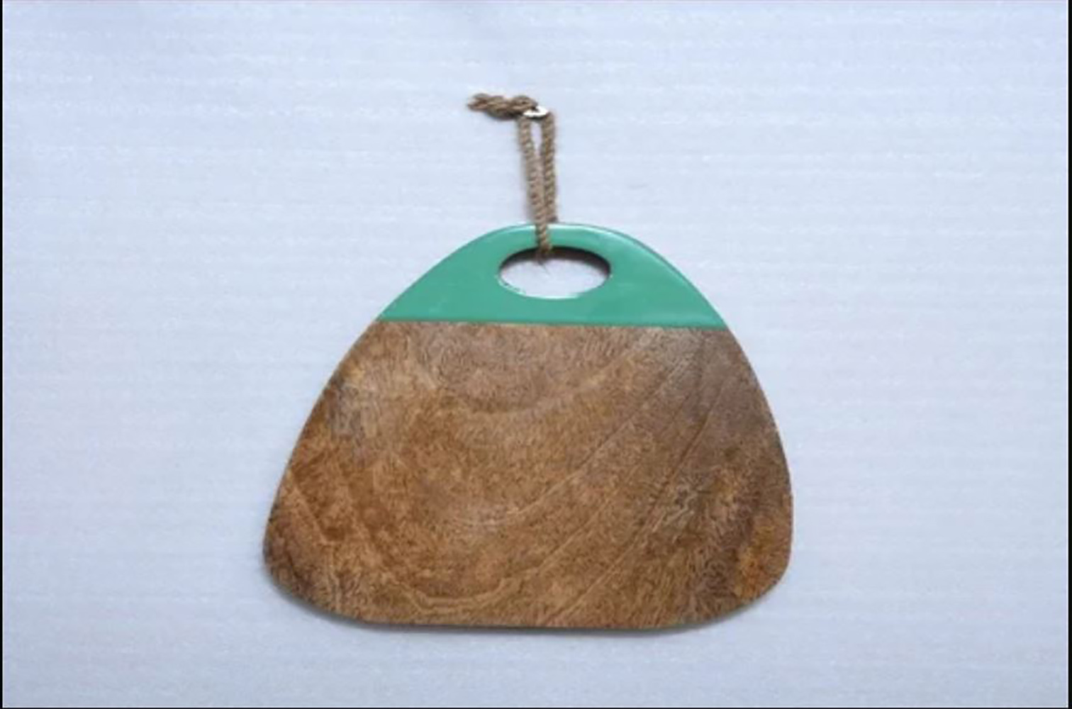 WOODEN CHOPPING BOARD 11