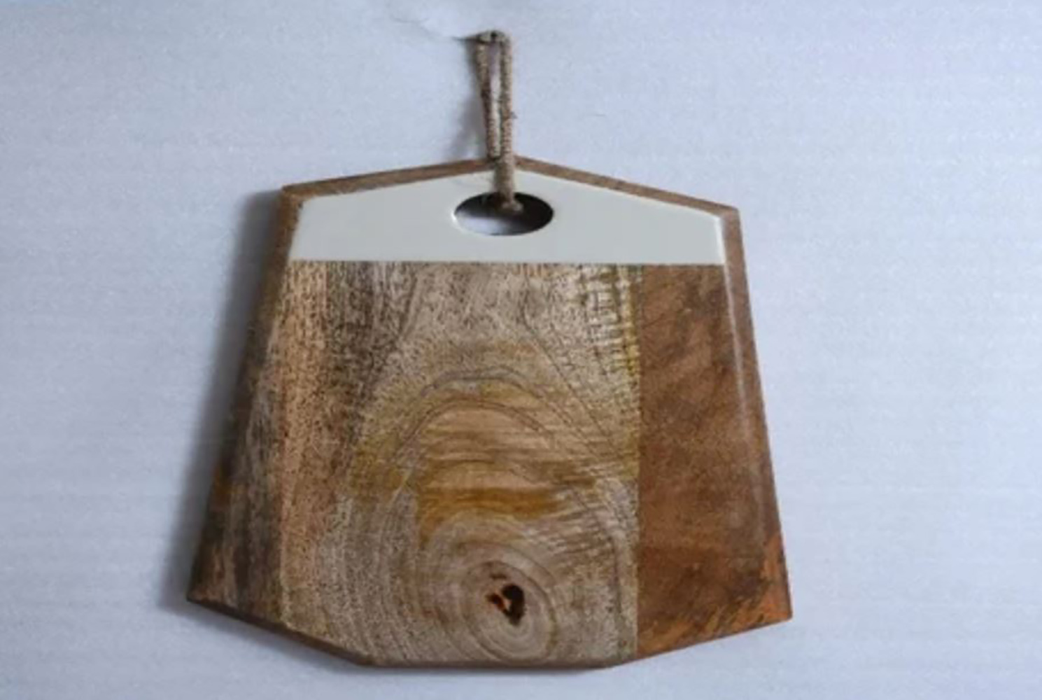WOODEN CHOPPING BOARD 18