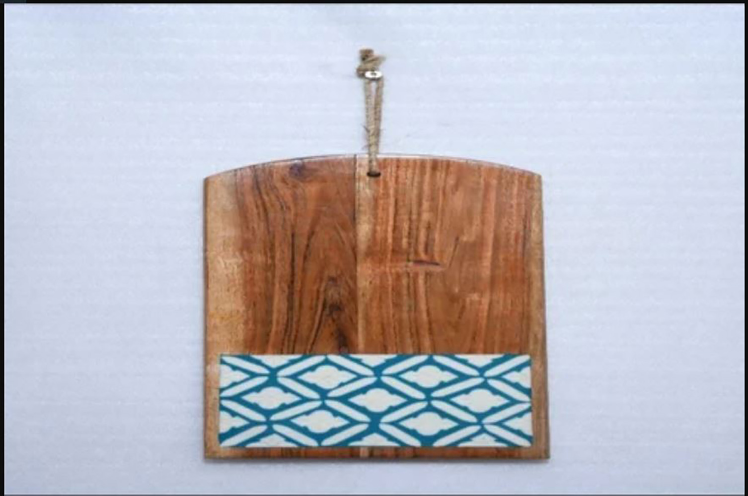 WOODEN CHOPPING BOARD 19
