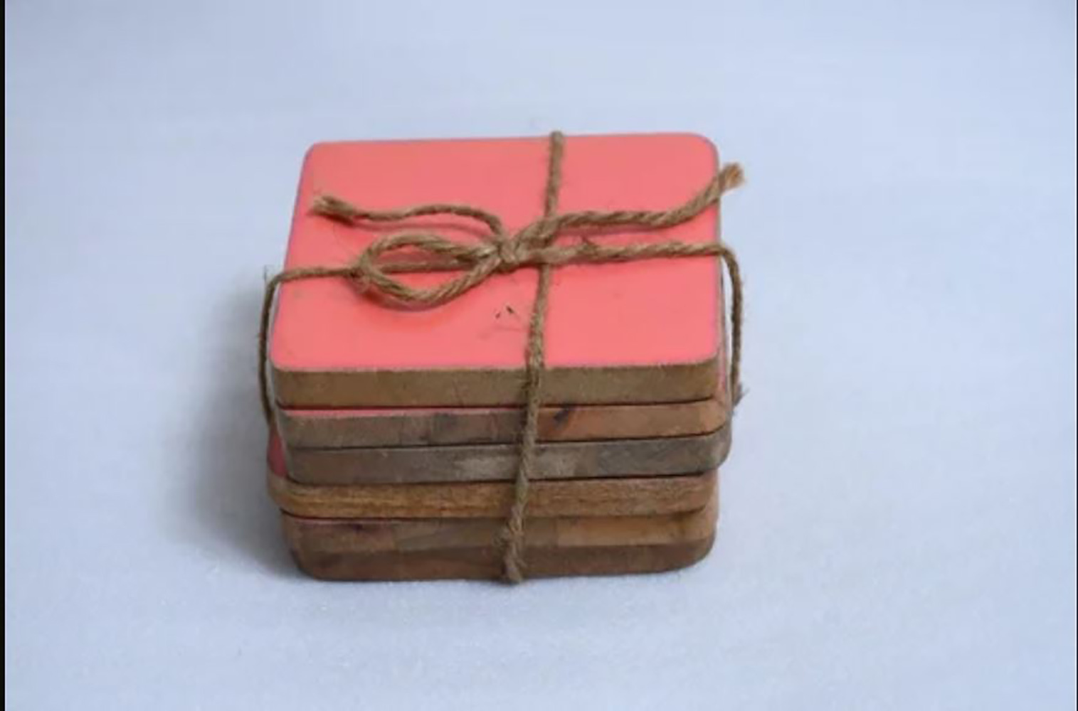 WOODEN COASTER WHITE AND PINK PRINTED