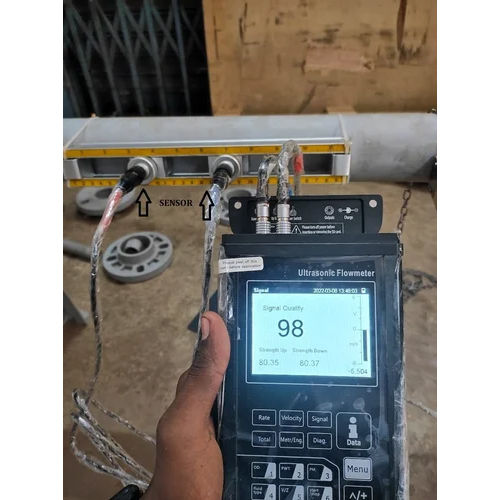 Black Portable Clamp On Ultrasonic Flow Meter