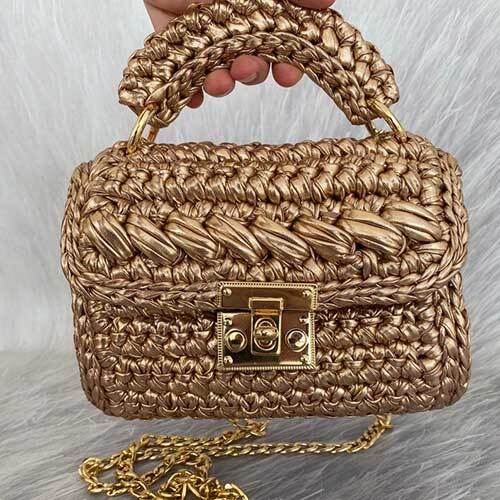 Yarn quillted bag