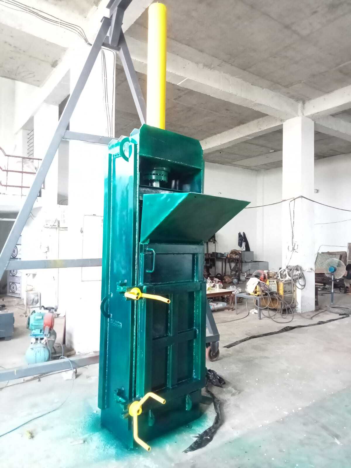 Hydraulic baling press machine for Raffia