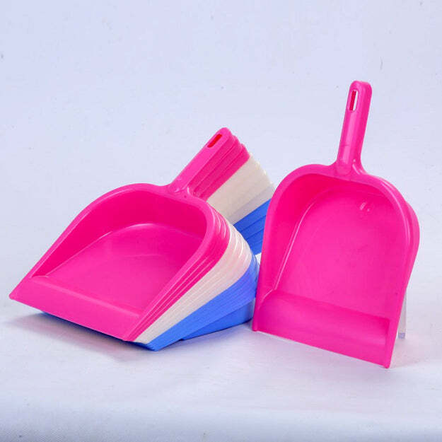 DURABLE LIGHTWEIGHT MULTI SURFACE PLASTIC DUSTPAN WITH HANDLE