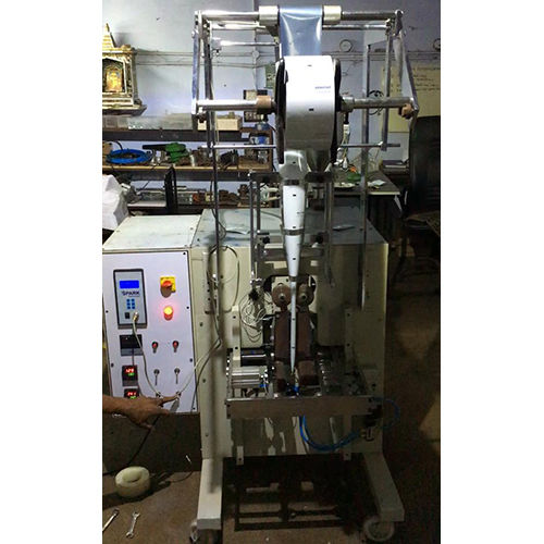 Pneumatic Liquid Packing Machine