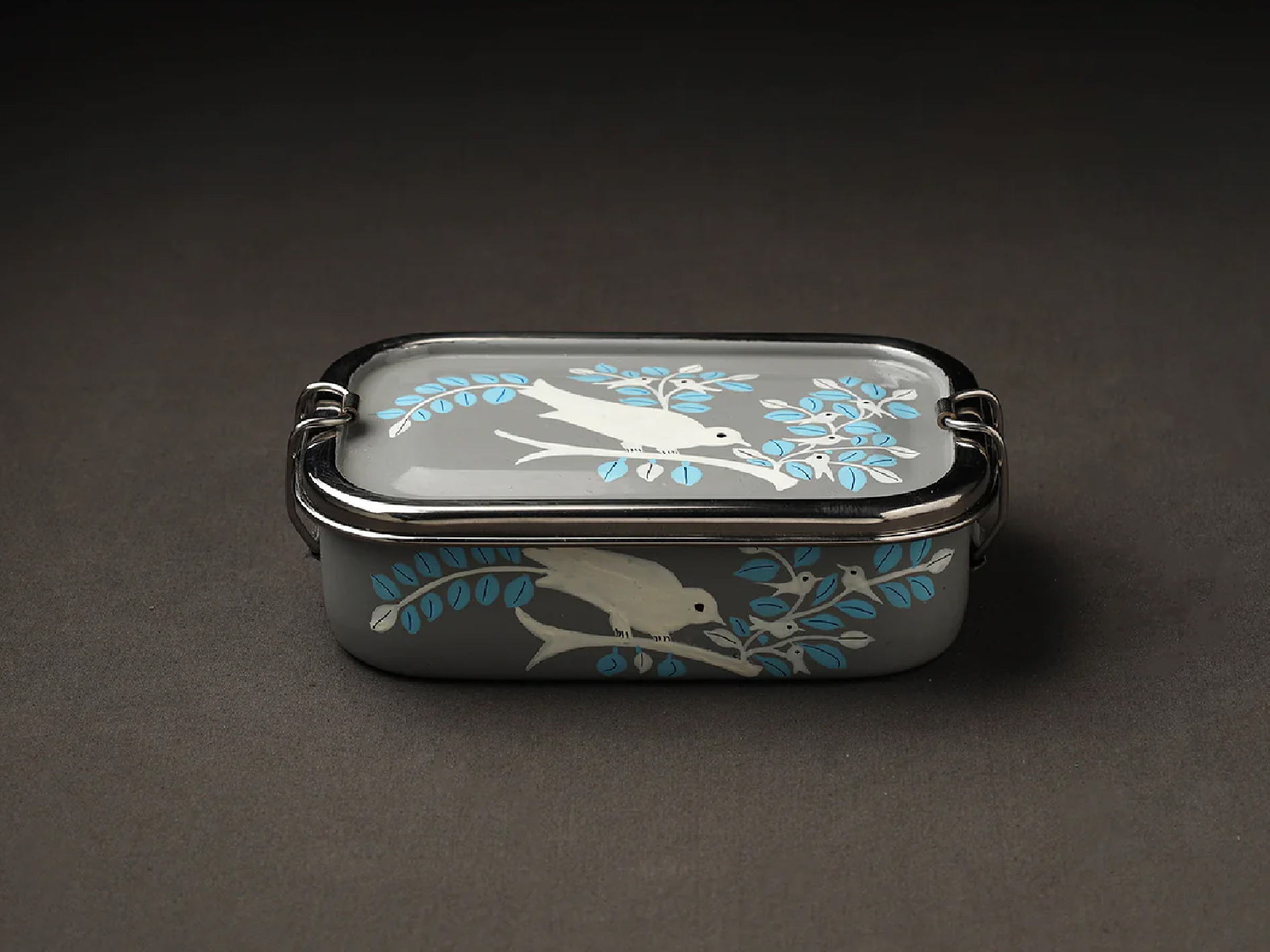 HAND PAINTED ENAMELWARE LUNCH BOX A20