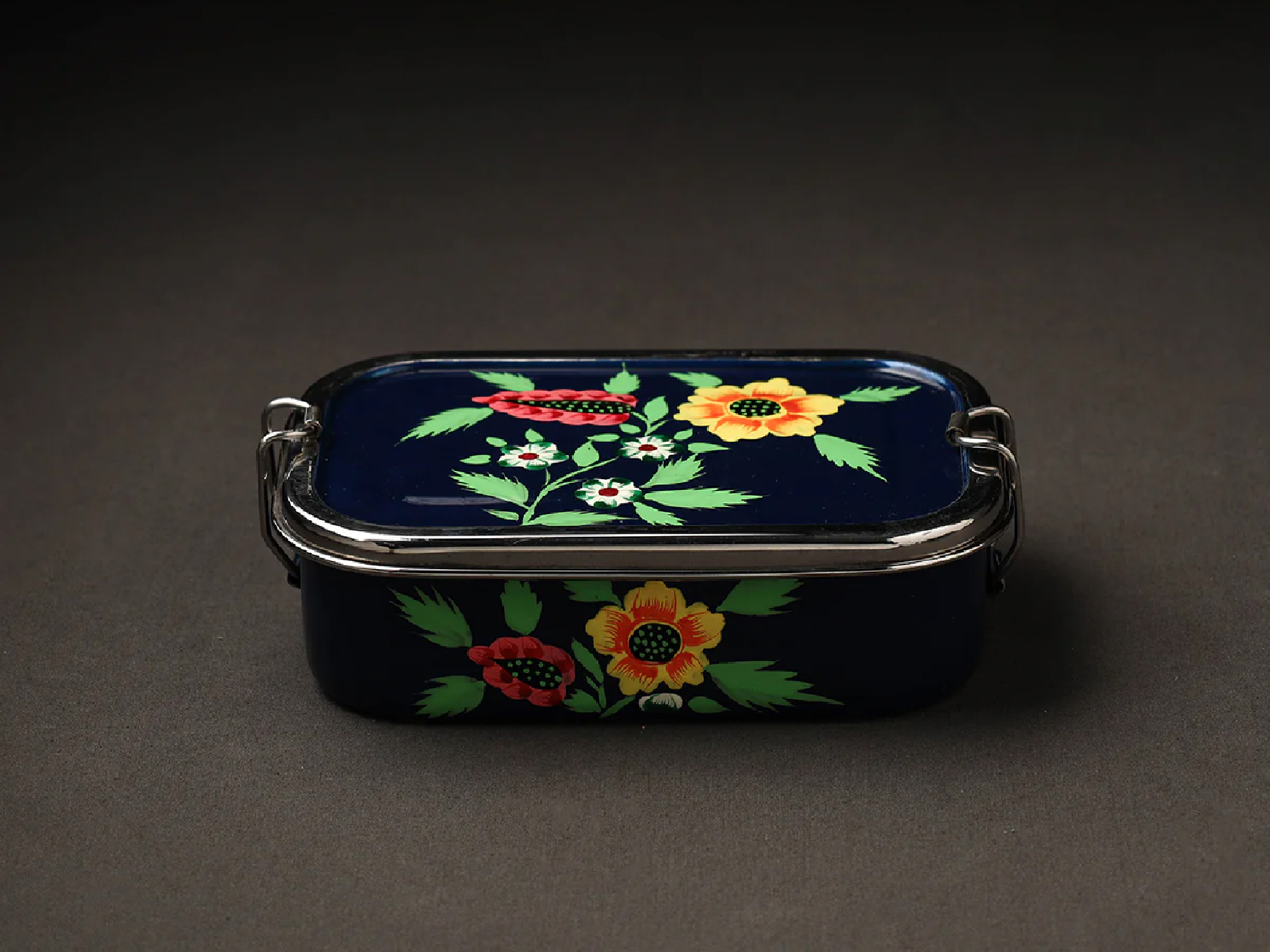 HAND PAINTED ENAMELWARE LUNCH BOX A21