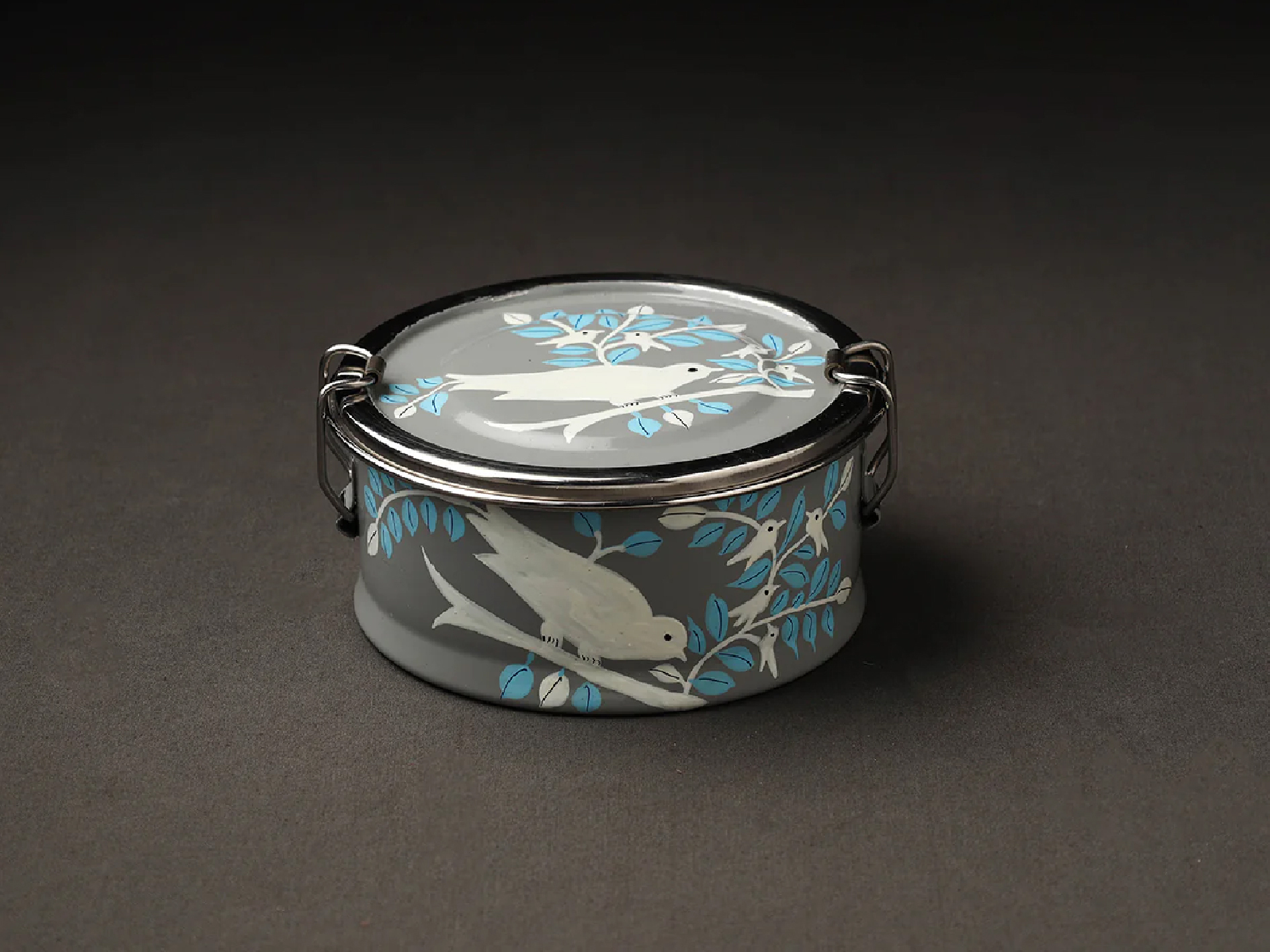 HAND PAINTED ENAMELWARE LUNCH BOX A22