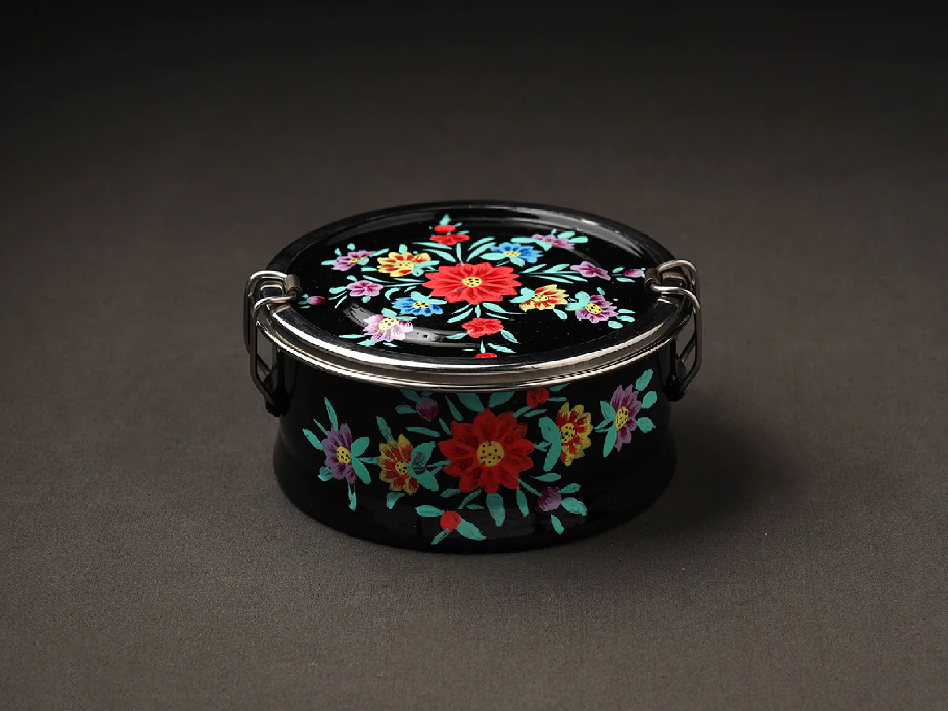 HAND PAINTED ENAMELWARE LUNCH BOX A23