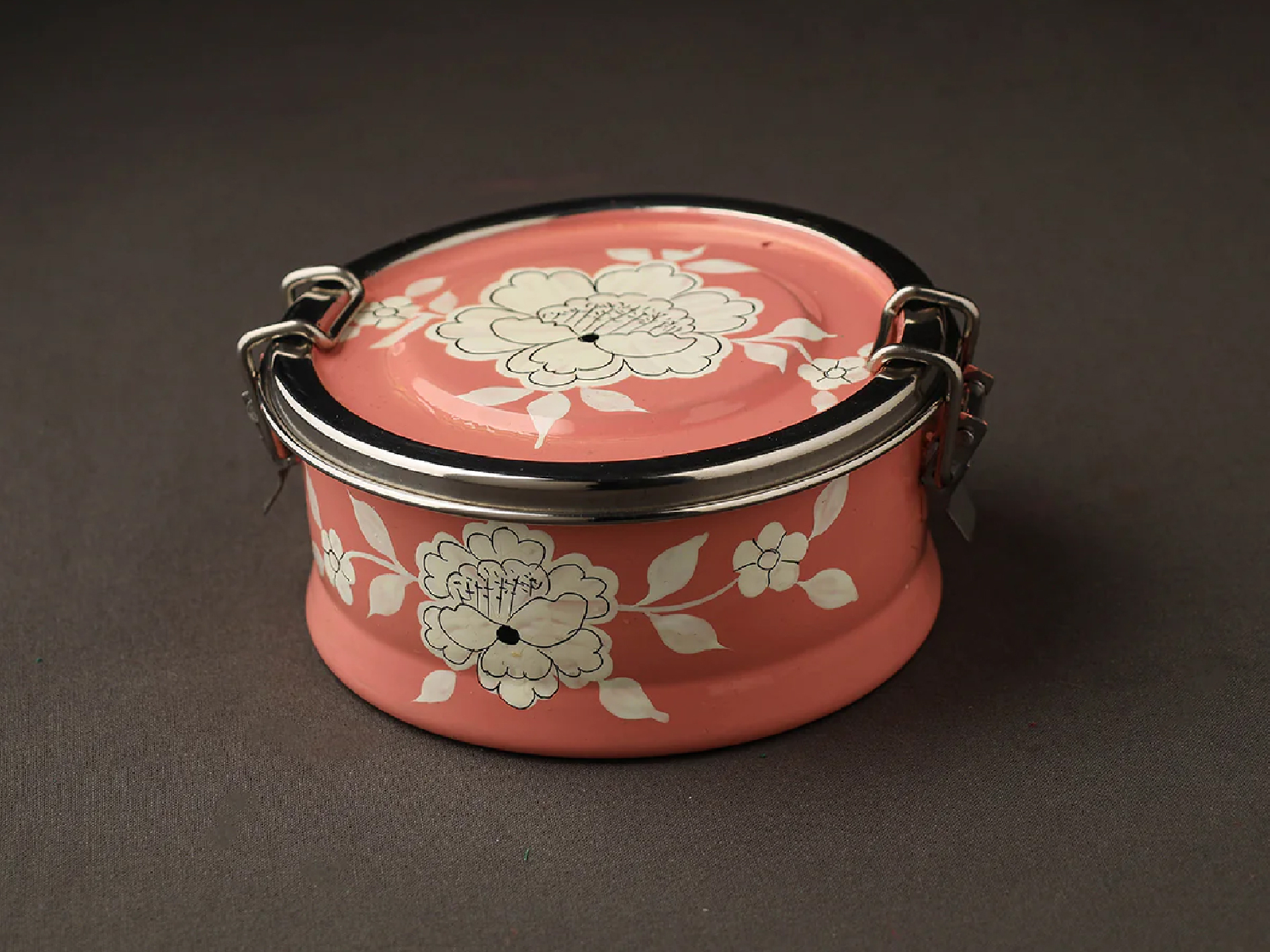 HAND PAINTED ENAMELWARE LUNCH BOX A23